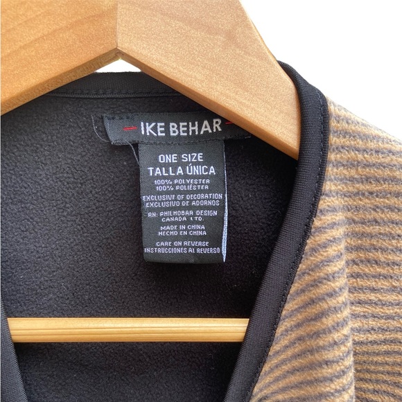 Ike Behar Color Block Reversible Fleece Poncho One Size - Picture 5 of 5